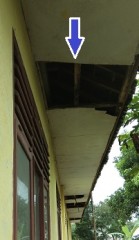 校舎屋根の一部がのみで被害がとどまった学校も