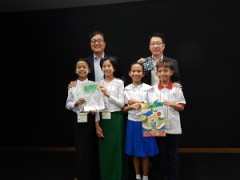 土産の絵と共に!大変喜んでいただき、子どもたちも感動していました