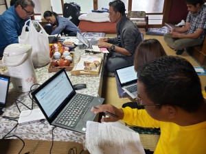 自国語で書かれたSDGsをそれぞれが熟読、自分の現場と当てはめる。SDGsは「共通語」となることを実感する。