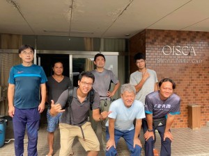 スタッフの皆さんは明るいです!全員がユニークなバックグラウンドをお持ちです。*出発の朝撮ったので写っている人は限られています。